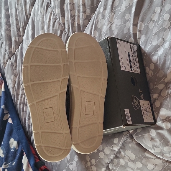 NWT Ariat Hilo size 8.5 - Picture 4 of 4